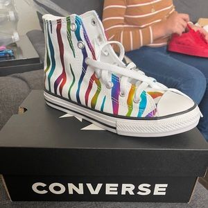 Junior size 3 converse